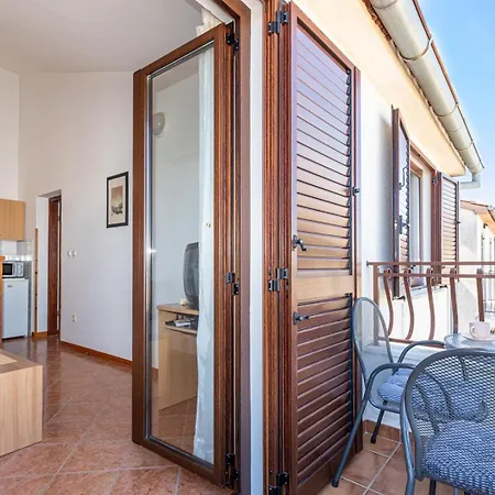 Banko 招待所 3*
